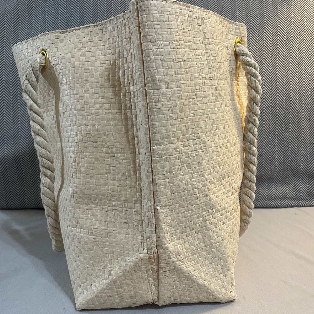 NWT St. Tropez Lightweight Off-White Beach Tote - Picture 7 of 8